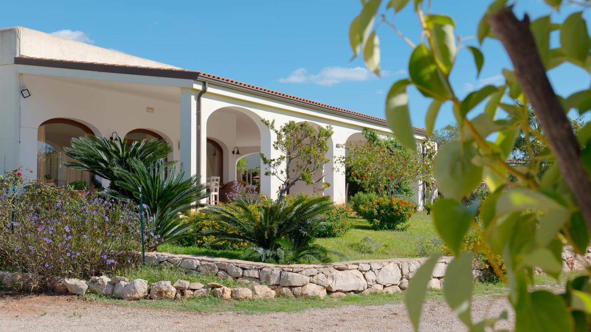 Delle Rose, Hotel & Horse Riding Torre Vado Exterior photo